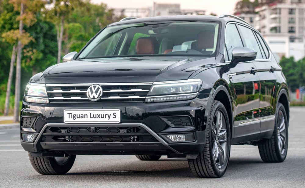 SUV Volkswagen Tiguan Allspace 2021 giá từ 1,699 tỷ đồng có những gì?